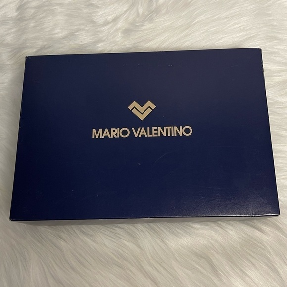 VALENTINO mario towel gift set - Picture 3 of 7